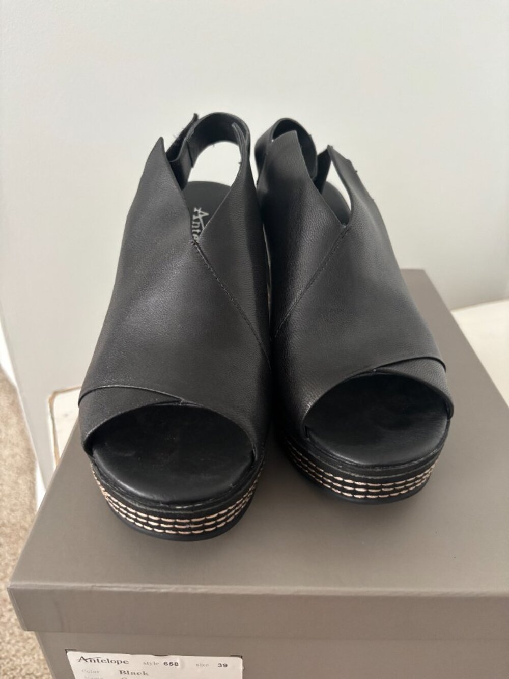 EUC Antelope Black Cover Up w/Strap Leather sz 8/EU 39